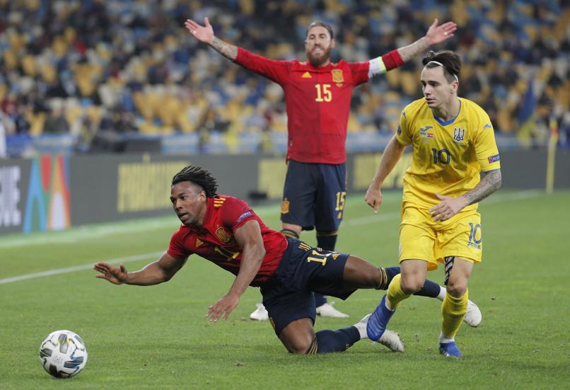 España paga su derrota en Ucrania  0-1